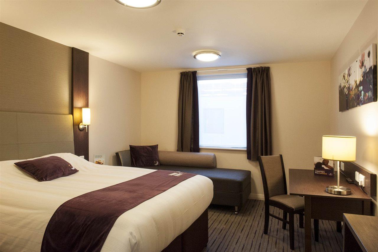 Premier Inn Bath City Centre Buitenkant foto