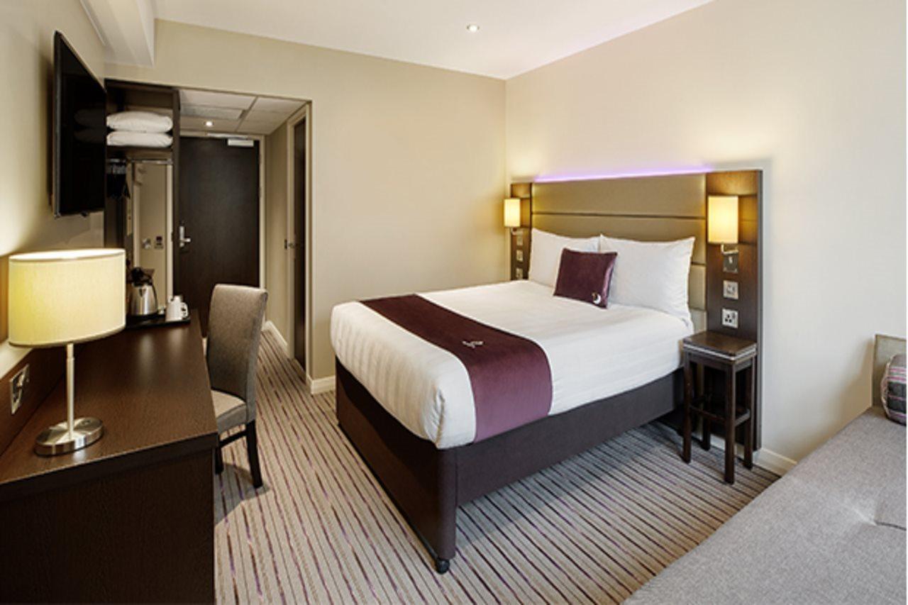 Premier Inn Bath City Centre Buitenkant foto