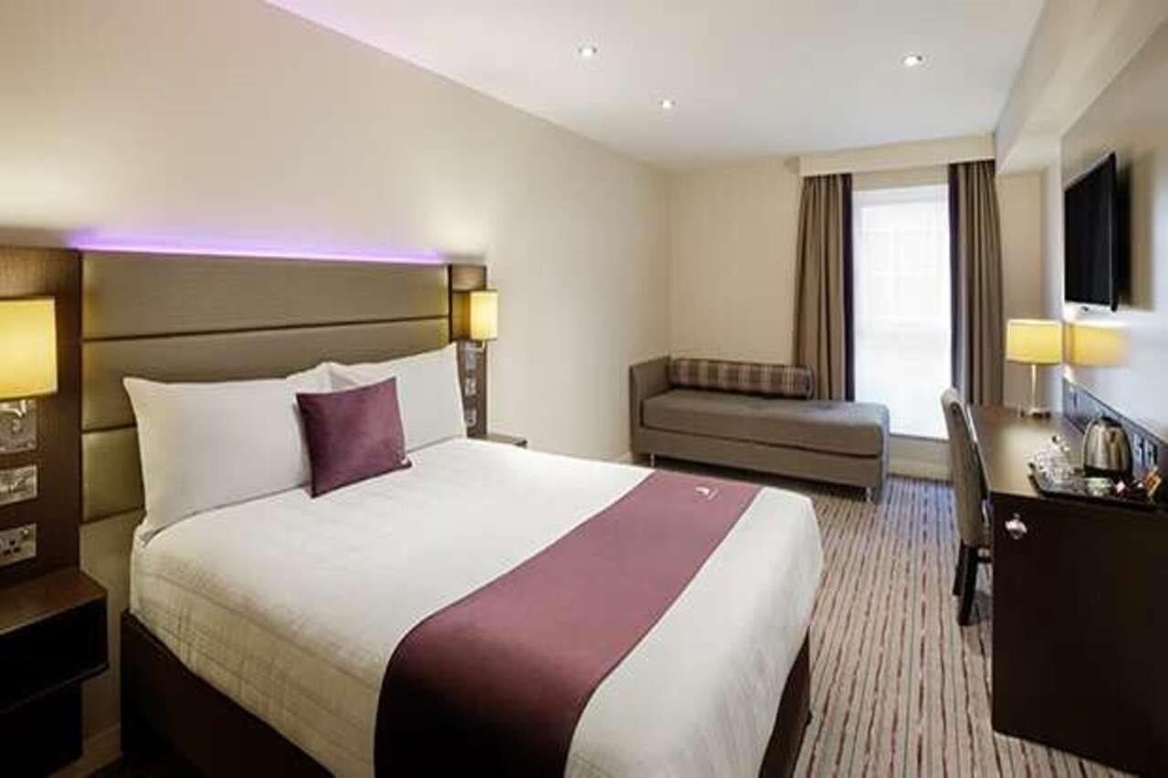 Premier Inn Bath City Centre Buitenkant foto